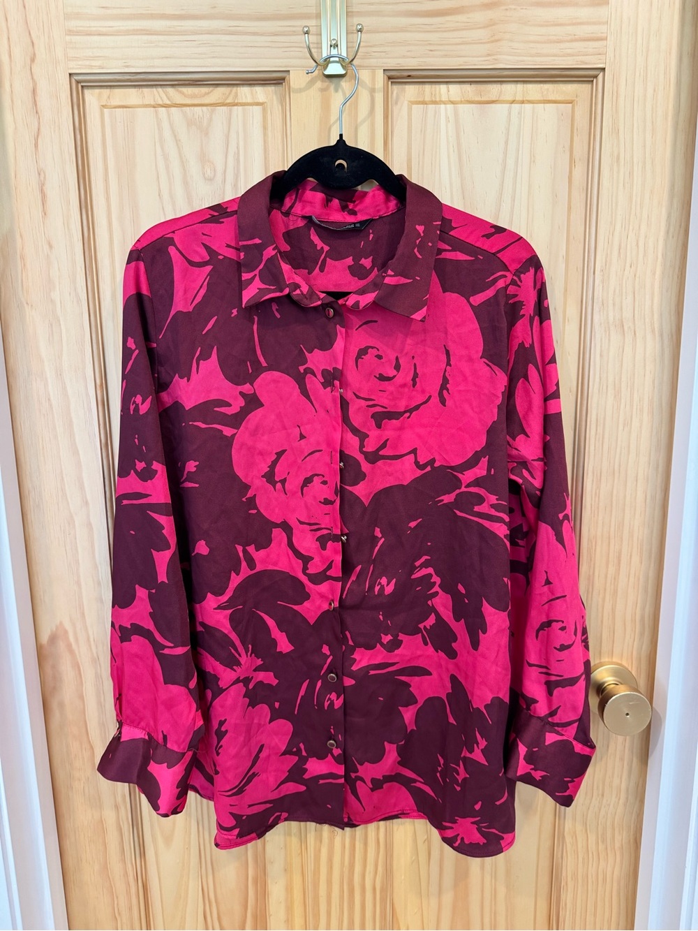 Zara Women's Floral Button-Down Shirt in Magenta and Wine